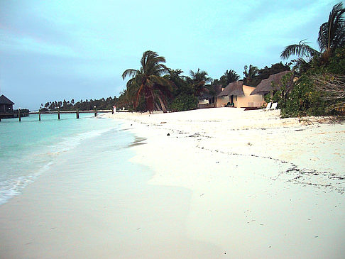 Foto Der weiße Sandstrand der Malediven - 