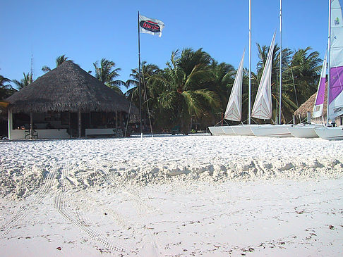 Der weiße Sandstrand der Malediven Fotos